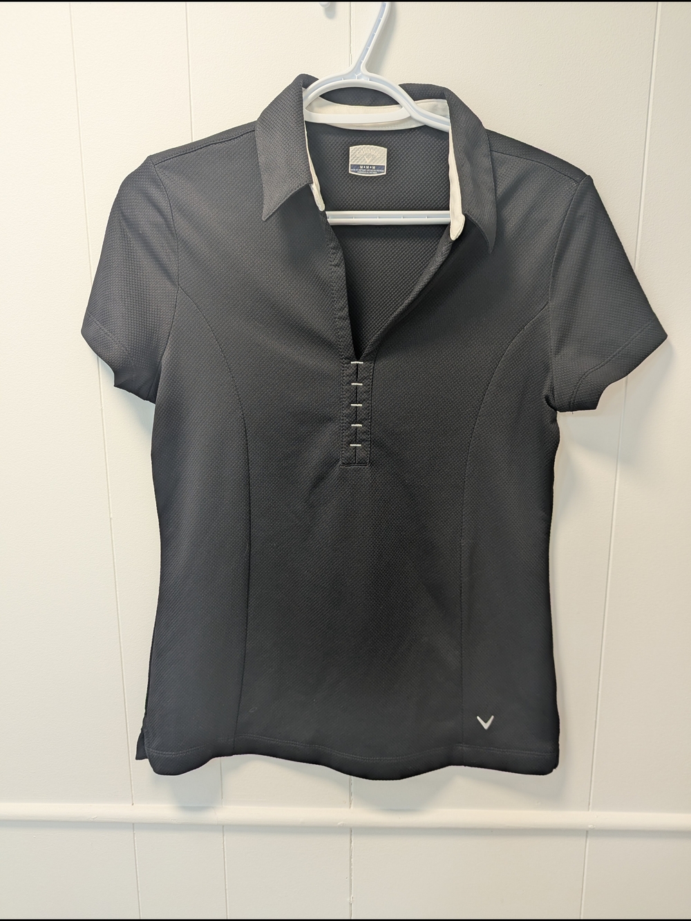 Callaway Women’s Black Short Sleeve Golf Shirt with White Collar Trim